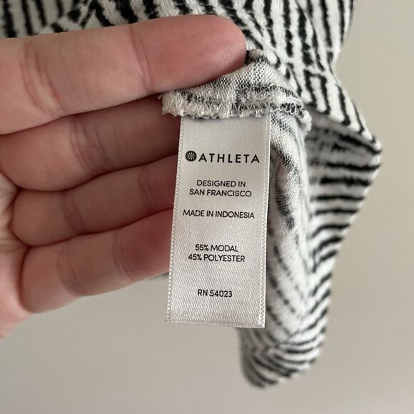 Athleta Women S Black White Striped Athleisure Scoop Neck Breezy Muscle Tee - Picture 8 of 10